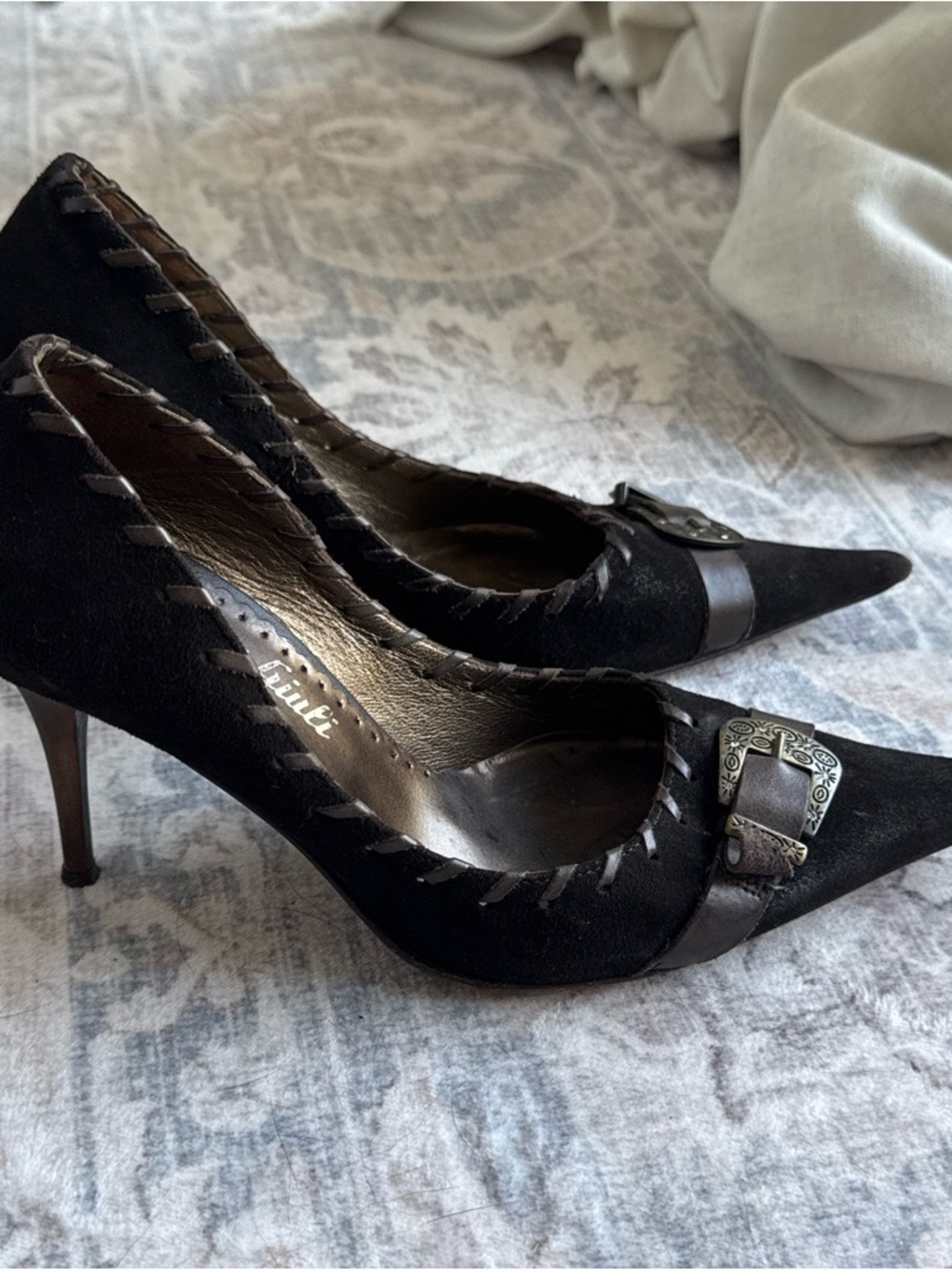 Vintage Pointed-Toe Black Suede Pumps with Decorative Buckle